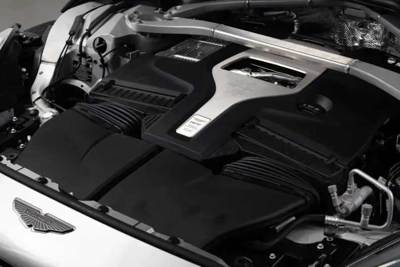 Aston Martin DBX din 2025 cu 12.416 km - oferta AST167320 - foto 19