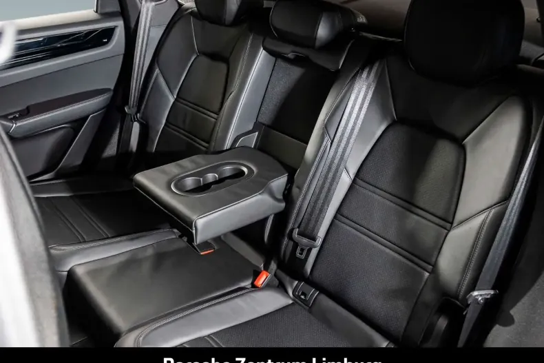 Porsche Cayenne din 2023 cu 43.900 km - oferta POR167324 - foto 12