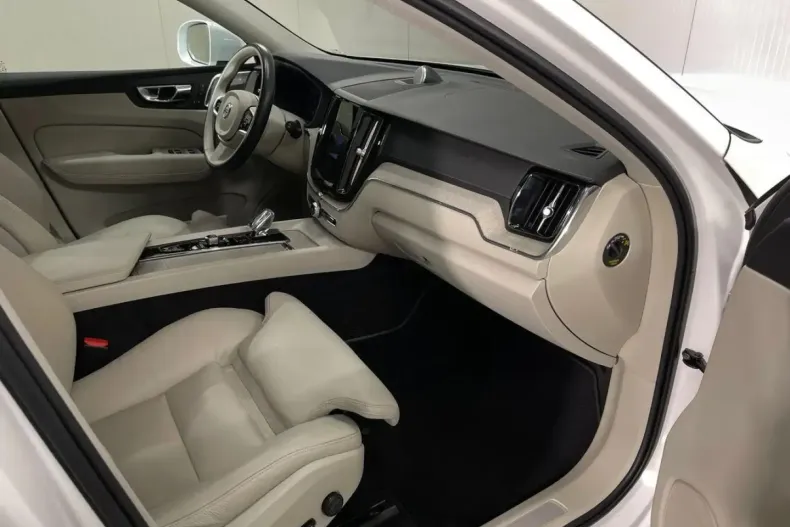 Volvo XC60 din 2020 cu 124.685 km - oferta VOL167327 - foto 9