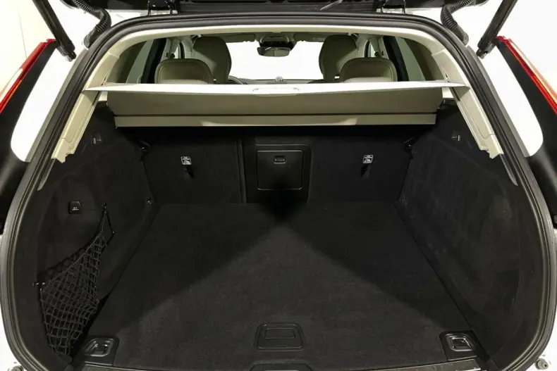 Volvo XC60 din 2020 cu 124.685 km - oferta VOL167327 - foto 12