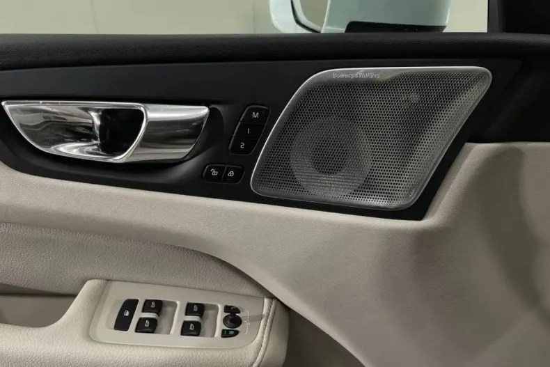 Volvo XC60 din 2020 cu 124.685 km - oferta VOL167327 - foto 24