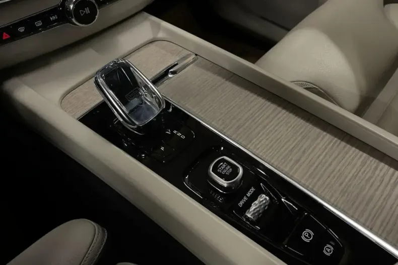 Volvo XC60 din 2020 cu 124.685 km - oferta VOL167327 - foto 28