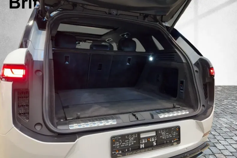 Land Rover Range Rover Sport din 2025 cu 10.758 km - oferta LAN167341 - foto 7