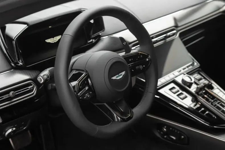 Aston Martin V8 Vantage din 2025 cu 5.500 km - oferta AST167348 - foto 15