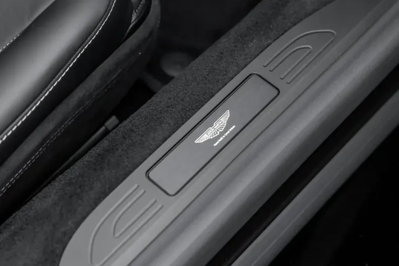 Aston Martin V8 Vantage din 2025 cu 5.500 km - oferta AST167348 - foto 18