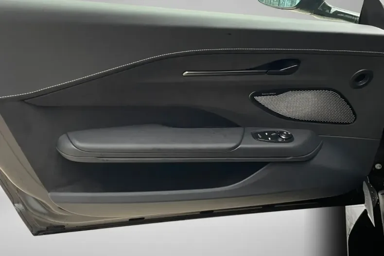 Aston Martin V8 Vantage din 2024 cu 5.400 km - oferta AST167350 - foto 9