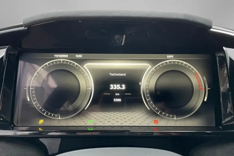 Aston Martin V8 Vantage din 2024 cu 5.400 km - oferta AST167350 - foto 13