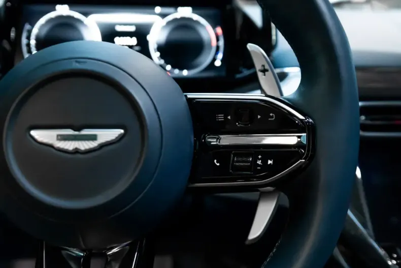 Aston Martin Vanquish din 2025 cu 9.999 km - oferta AST167351 - foto 28