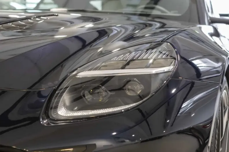 Aston Martin Vanquish din 2025 cu 10.500 km - oferta AST167352 - foto 11