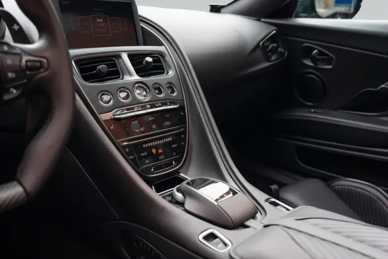 Aston Martin DBS din 2024 cu 6.500 km - oferta AST167354 - foto 26