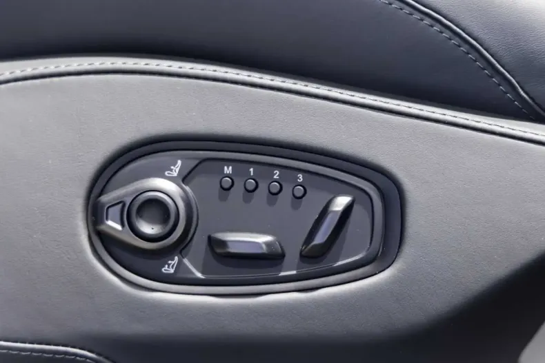 Aston Martin DBX din 2025 cu 12.500 km - oferta AST167355 - foto 19