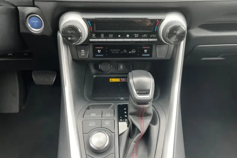 Toyota RAV4 din 2022 cu 63.145 km - oferta TOY167358 - foto 11