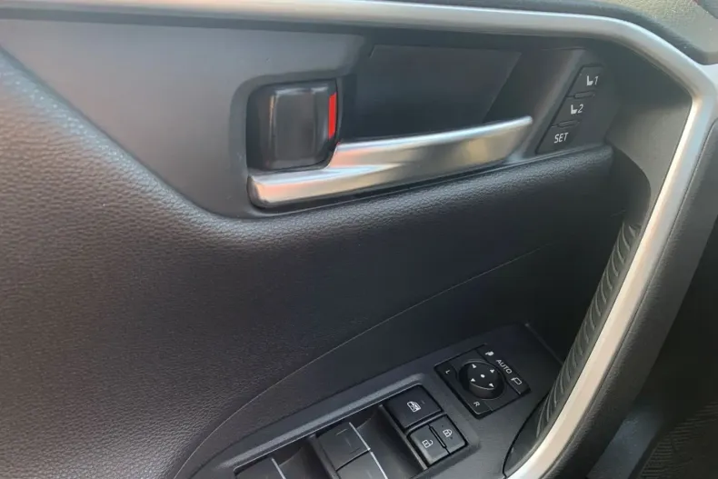 Toyota RAV4 din 2022 cu 66.093 km - oferta TOY167359 - foto 12