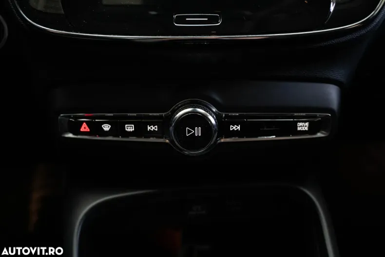 Volvo XC40 din 2021 cu 71.426 km - oferta VOL167391 - foto 15