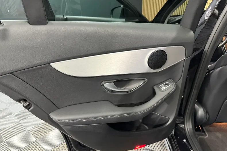 Mercedes-Benz C din 2019 cu 81.481 km - oferta MER167393 - foto 20