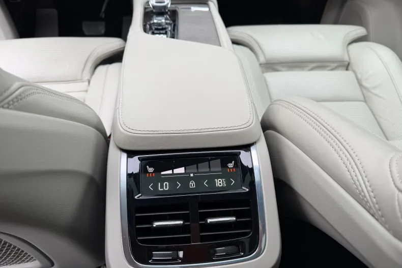 Volvo XC90 din 2021 cu 122.000 km - oferta VOL167404 - foto 17