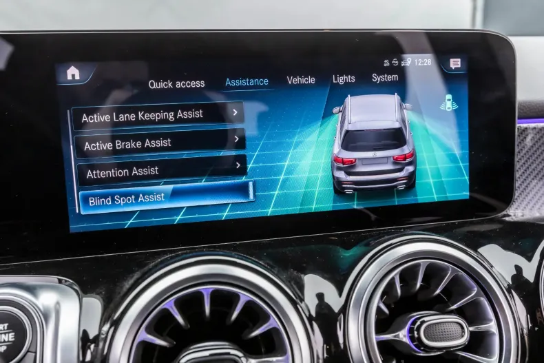 Mercedes-Benz GLB din 2022 cu 49.000 km - oferta MER167406 - foto 31