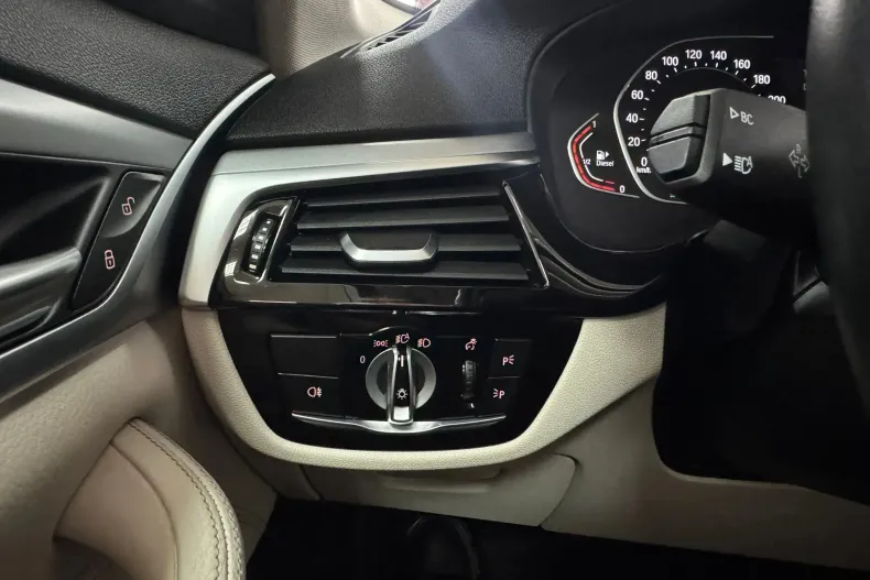 BMW Seria 5 din 2020 cu 101.430 km - oferta BMW167422 - foto 33