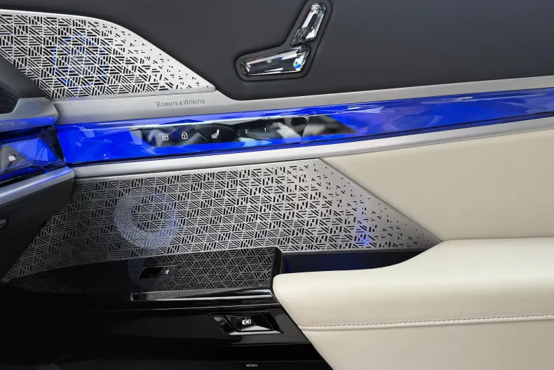 BMW Seria 7 din 2023 cu 51.372 km - oferta BMW167431 - foto 15