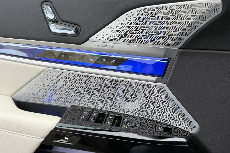 BMW Seria 7 din 2023 cu 51.372 km - oferta BMW167431 - foto 17