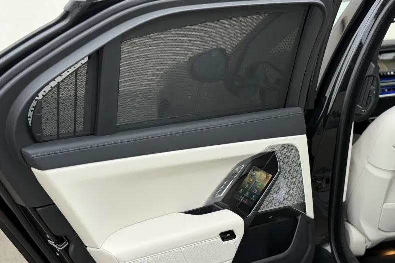 BMW Seria 7 din 2023 cu 51.372 km - oferta BMW167431 - foto 18