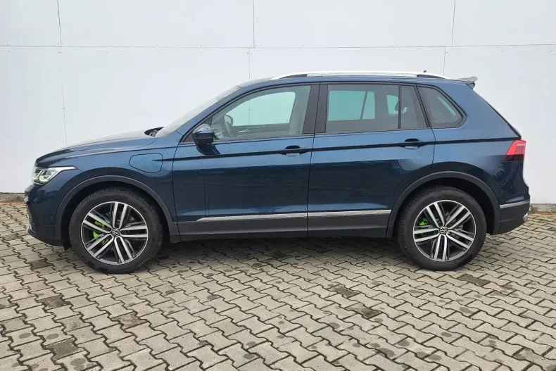 Volkswagen Tiguan din 2022 cu 42.554 km - oferta VOL167436 - foto 3