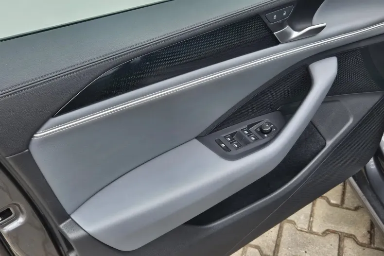 Volkswagen Passat din 2024 cu 14.570 km - oferta VOL167437 - foto 5