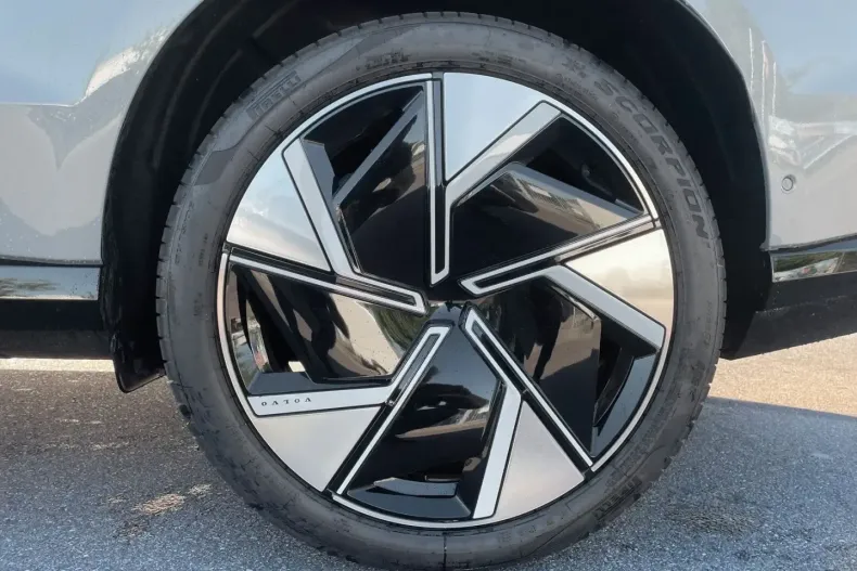 Volvo EX90 din 2025 cu 14.000 km - oferta VOL167475 - foto 2