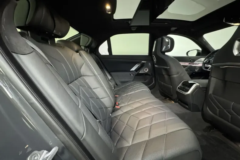 BMW 740 din 2023 cu 18.300 km - oferta BMW167503 - foto 27