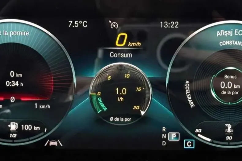 Mercedes-Benz CLA din 2022 cu 64.000 km - oferta MER167523 - foto 31