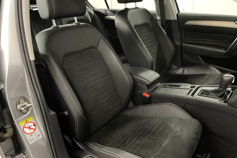 Volkswagen Passat din 2020 cu 63.644 km - oferta VOL167536 - foto 9