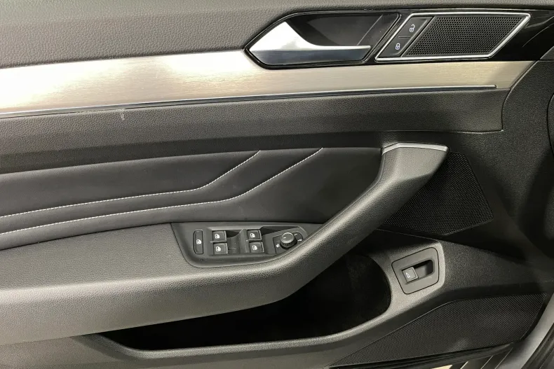 Volkswagen Passat din 2020 cu 63.644 km - oferta VOL167536 - foto 23