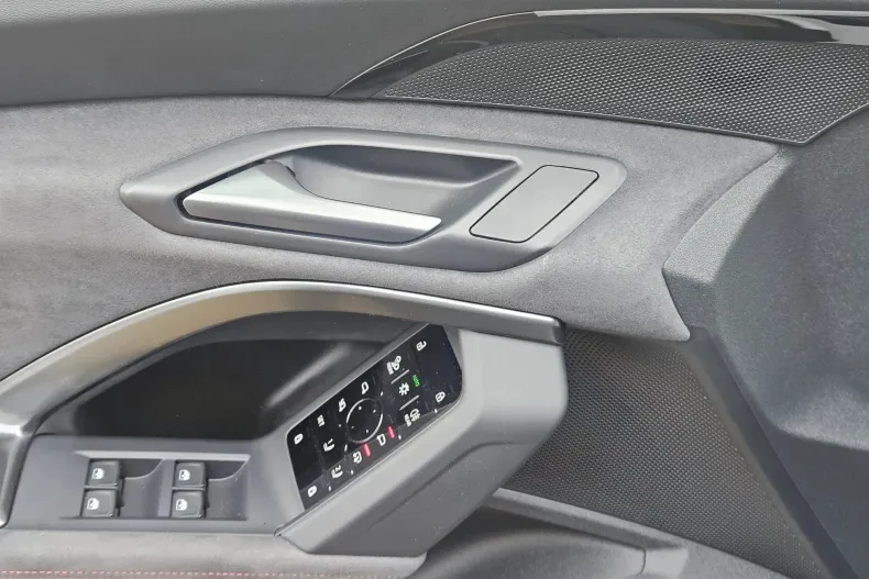 Audi Q5 din 2025 cu 1.872 km - oferta AUD167553 - foto 13