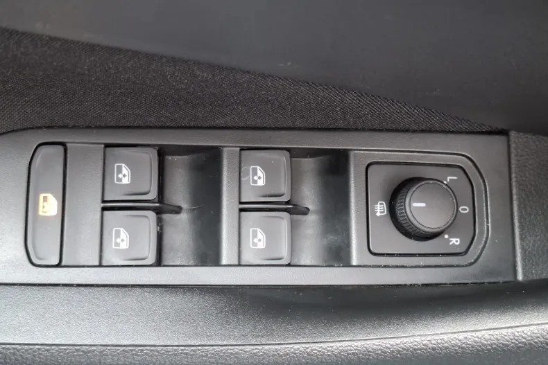 Skoda Kamiq din 2025 cu 18.210 km - oferta SKO167559 - foto 30