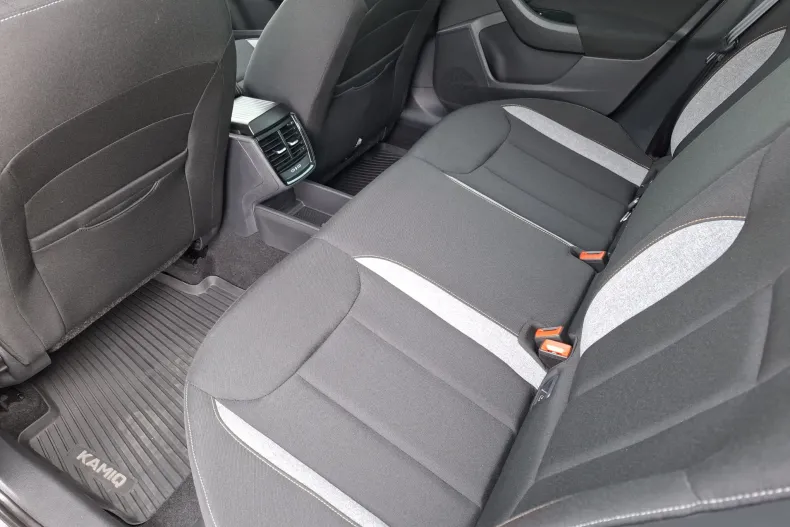 Skoda Kamiq din 2025 cu 18.210 km - oferta SKO167559 - foto 40