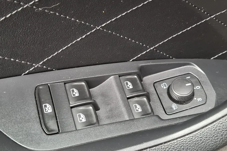 Skoda Kodiaq din 2023 cu 16.408 km - oferta SKO167562 - foto 39