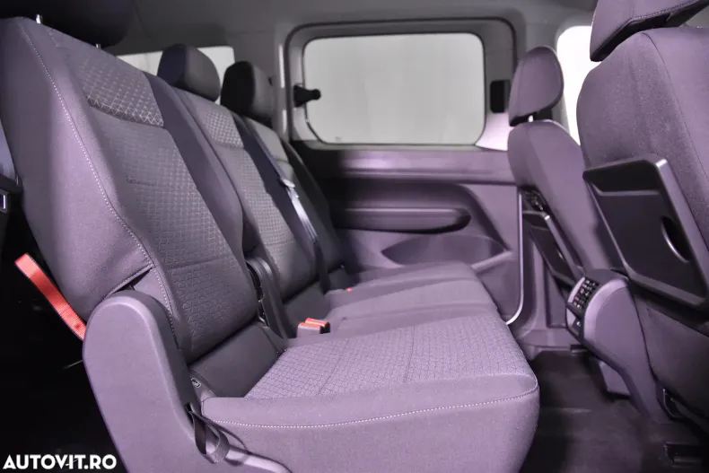 Ford Tourneo Connect din 2025 cu 750 km - oferta FOR167581 - foto 12