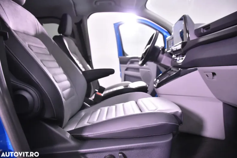 Ford Tourneo Custom din 2025 cu 1.900 km - oferta FOR167582 - foto 11