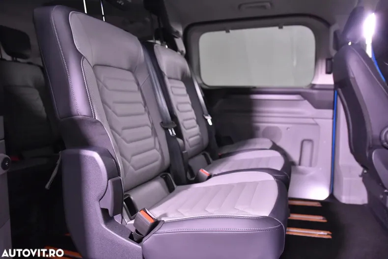 Ford Tourneo Custom din 2025 cu 1.900 km - oferta FOR167582 - foto 12