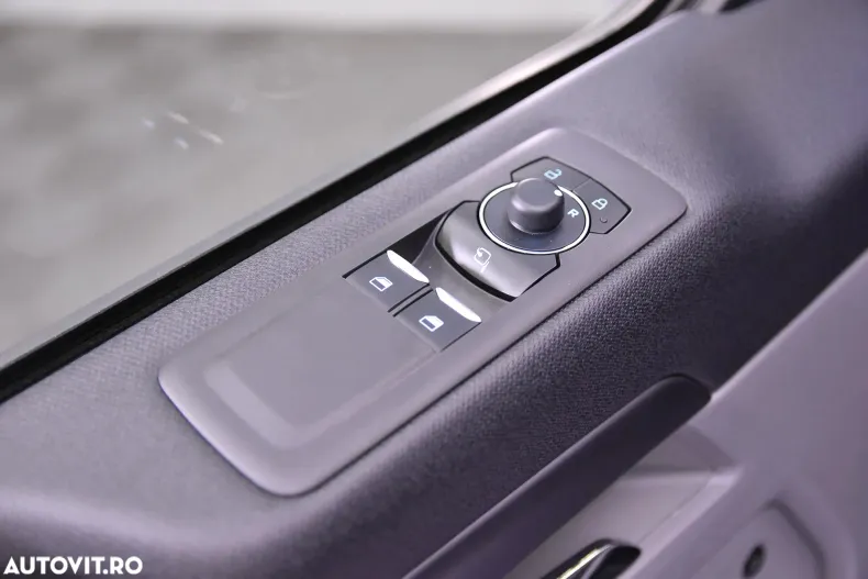 Ford Tourneo Custom din 2025 cu 1.900 km - oferta FOR167582 - foto 15