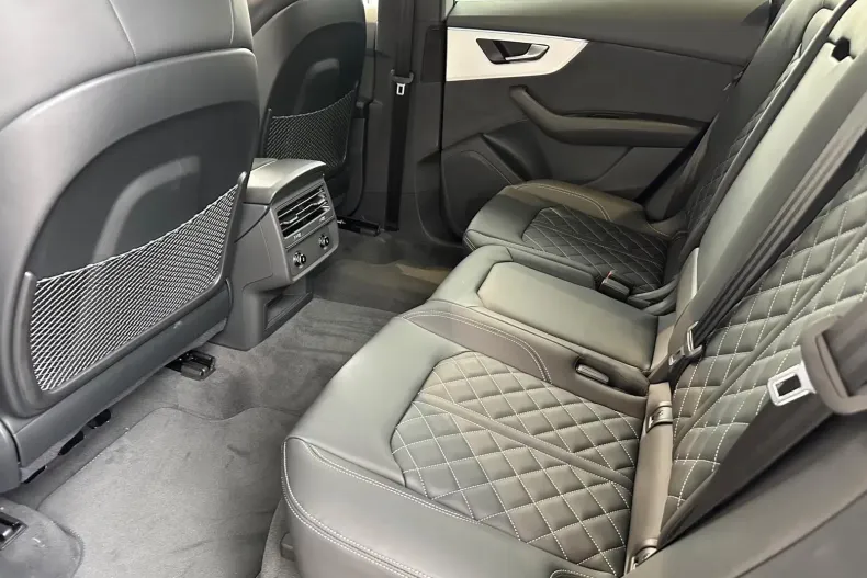 Audi Q8 din 2025 cu 1 km - oferta AUD167592 - foto 6