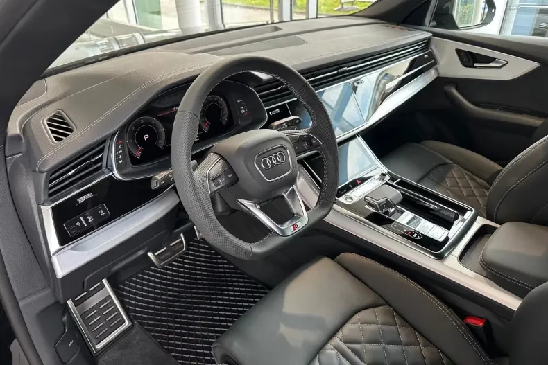 Audi Q8 din 2025 cu 1 km - oferta AUD167592 - foto 12