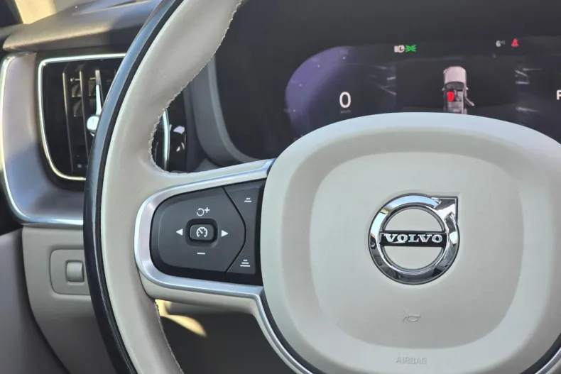 Volvo XC60 din 2021 cu 95.700 km - oferta VOL167601 - foto 12