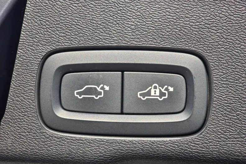 Volvo XC60 din 2021 cu 95.700 km - oferta VOL167601 - foto 29