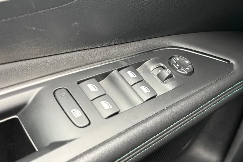 Peugeot 3008 din 2024 cu 34.108 km - oferta PEU167602 - foto 22