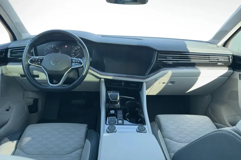 Volkswagen Touareg din 2022 cu 102.322 km - oferta VOL167607 - foto 11