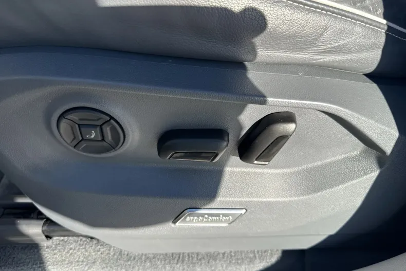 Volkswagen Touareg din 2022 cu 102.322 km - oferta VOL167607 - foto 14