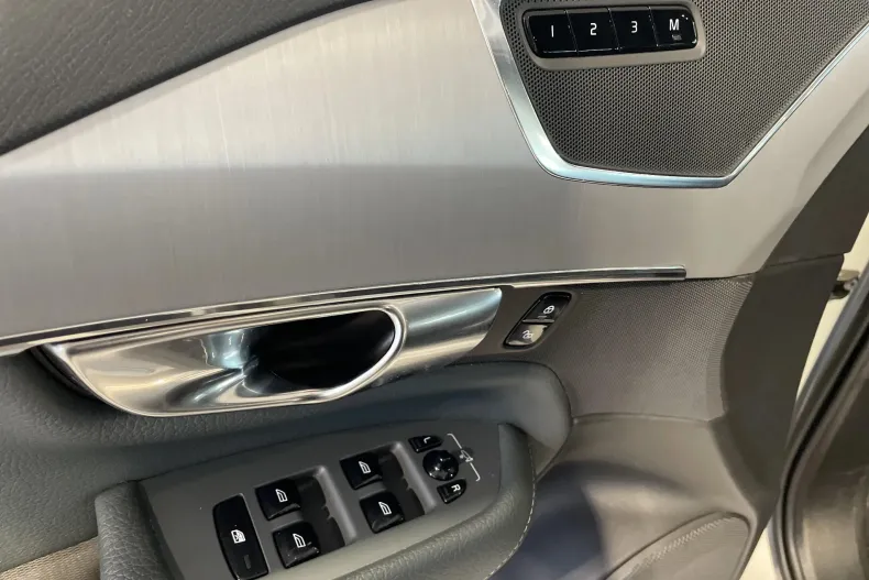 Volvo XC90 din 2021 cu 74.953 km - oferta VOL167659 - foto 14
