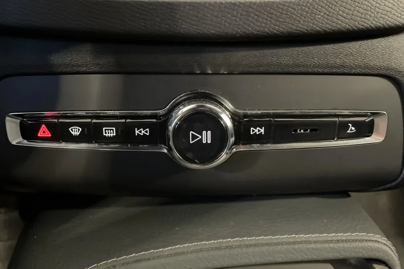 Volvo XC90 din 2021 cu 74.953 km - oferta VOL167659 - foto 23