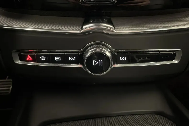 Volvo XC60 din 2021 cu 131.755 km - oferta VOL167663 - foto 18